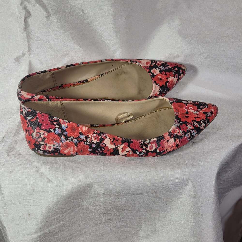 Express Red Floral Pointed Toe Ballet Flats Size 8